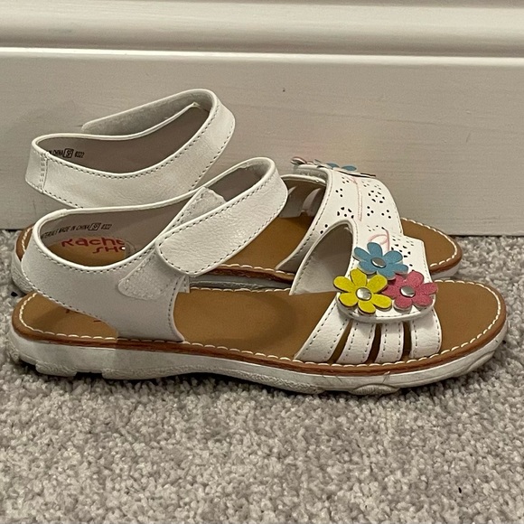 GIRLS SANDALS WITH 3D FLOWERS - SIZE 12 - Picture 3 of 4